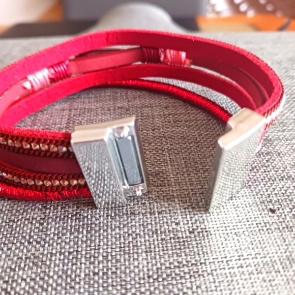Red Rhinestone Cuff - Pre-loved (7") - Picture 3 of 3